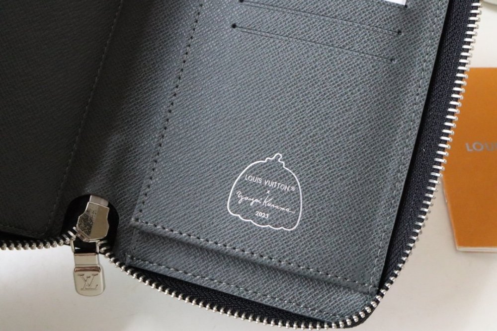 送料込  ルイヴィトン長財布コピー  Louis Vuitton ルイヴィトン財布M81971