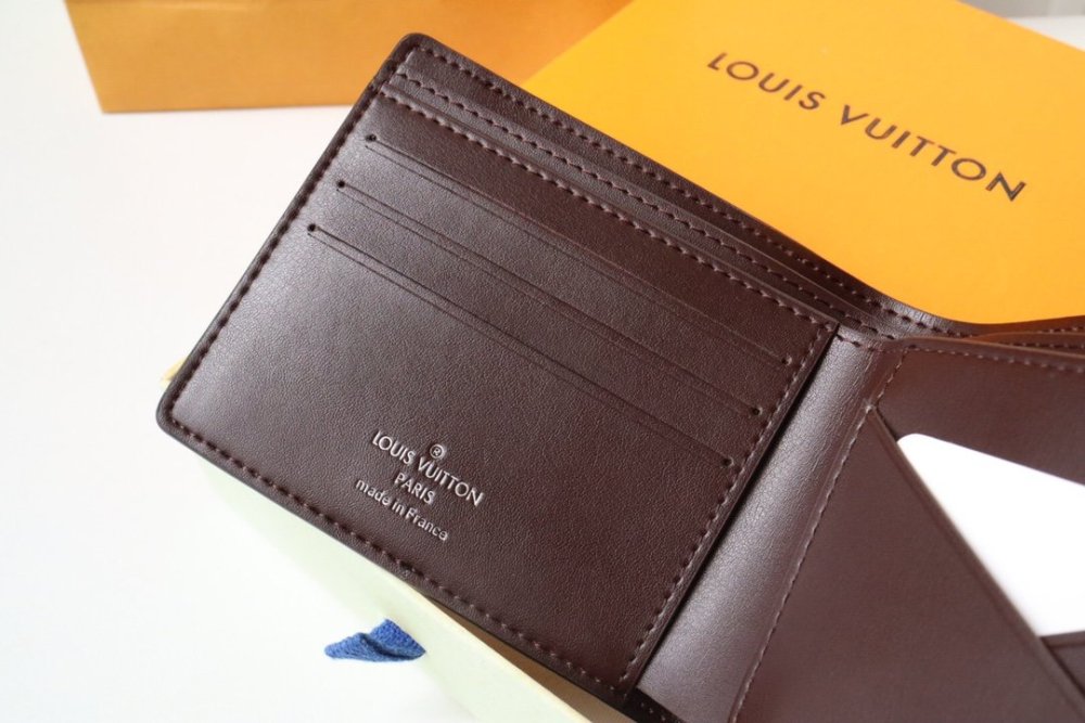 高品質  完売前に！  ルイヴィトン折り財布コピー  Louis Vuitton ルイヴィトン財布M84689