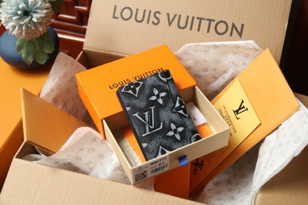 高品質 超話題!  ルイヴィトン長財布コピー   Louis Vuitton ルイヴィトン財布M81774