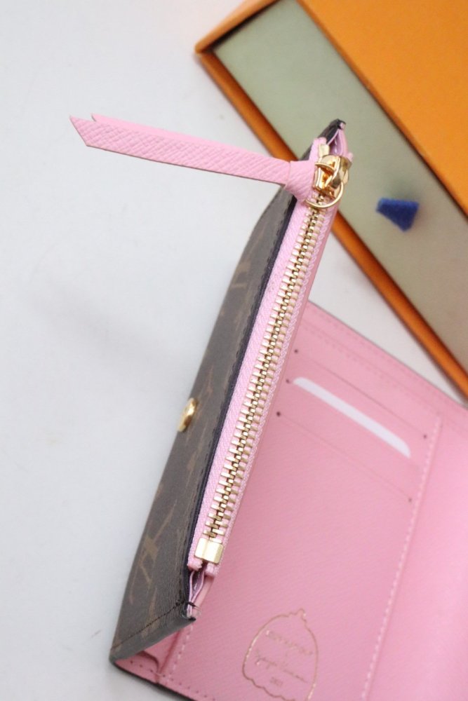 絶対欲しい！ ルイヴィトン折り財布コピー   Louis Vuitton ルイヴィトン財布M82111