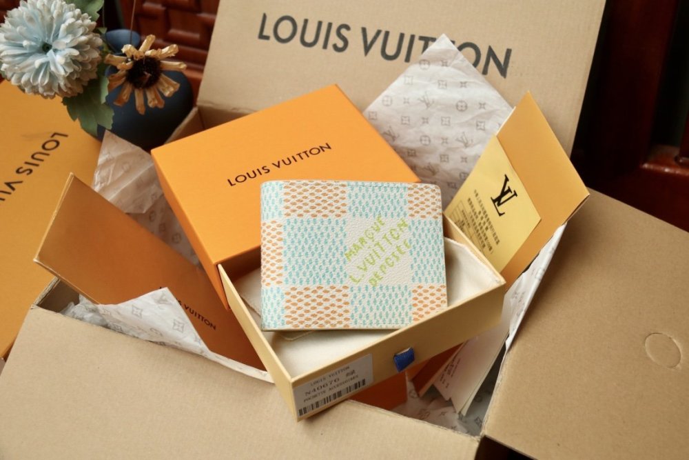 【限定カラー】  ルイヴィトン折り財布コピー 2色  Louis Vuitton ルイヴィトン財布N40676