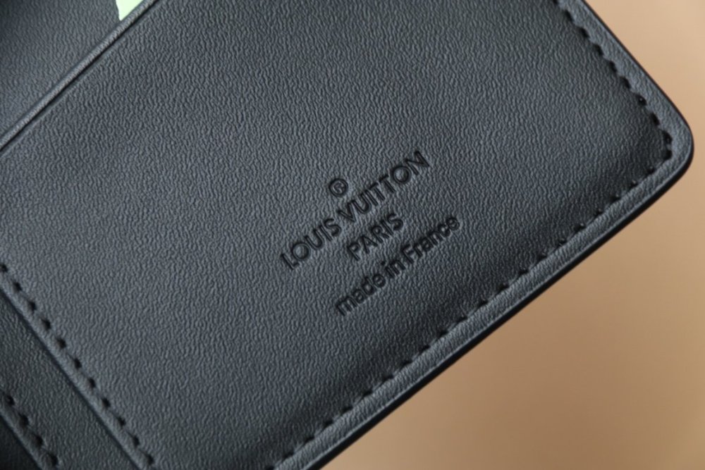 高品質  完売必至 ★   ルイヴィトン長財布コピー  Louis Vuitton ルイヴィトン財布M82585