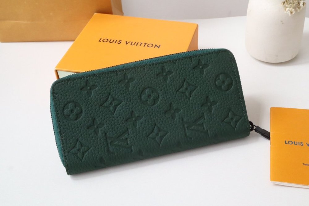高品質  入手困難品！  ルイヴィトン長財布コピー  Louis Vuitton ルイヴィトン財布M83067