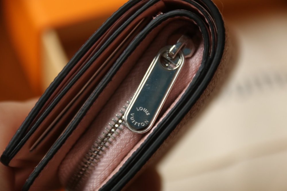 高品質 ★日本!!人気！  ルイヴィトン折り財布コピー 2色  Louis Vuitton ルイヴィトン財布M80629