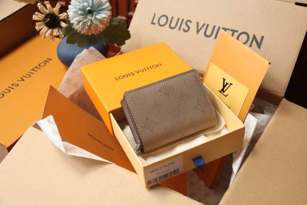 高品質 ★日本!!人気！  ルイヴィトン折り財布コピー 2色  Louis Vuitton ルイヴィトン財布M80629