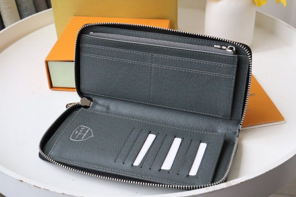 送料込  ルイヴィトン長財布コピー  Louis Vuitton ルイヴィトン財布M81971