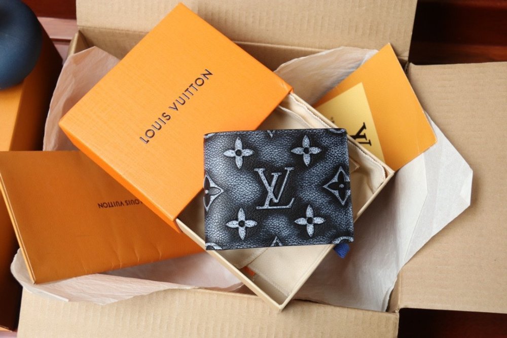 高品質 欲しい★超限定★  ルイヴィトン長財布コピー   Louis Vuitton ルイヴィトン財布M81774