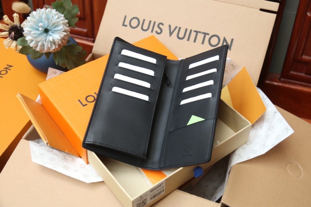 高品質  完売必至 ★   ルイヴィトン長財布コピー  Louis Vuitton ルイヴィトン財布M82585