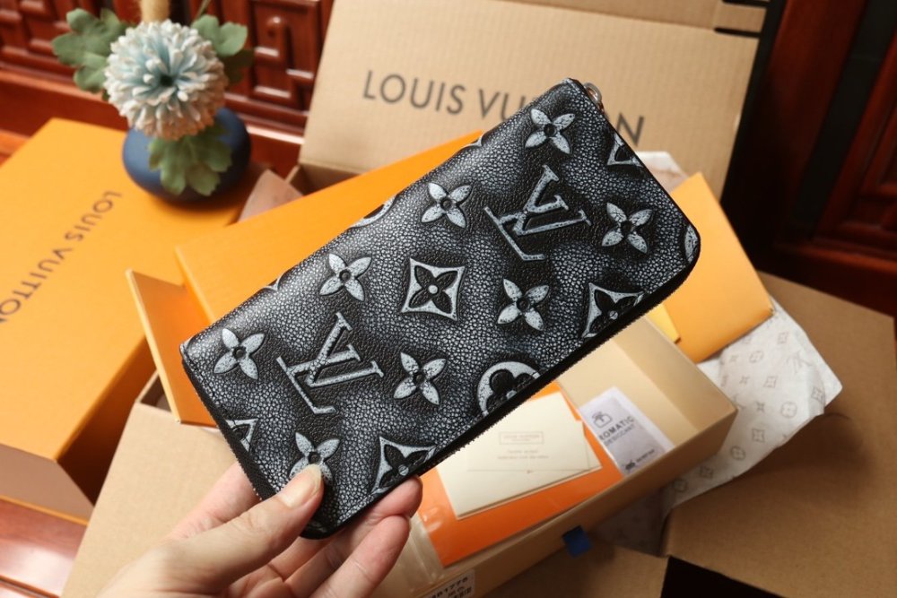 高品質 人気No1★ ルイヴィトン長財布コピー   Louis Vuitton ルイヴィトン財布M81775