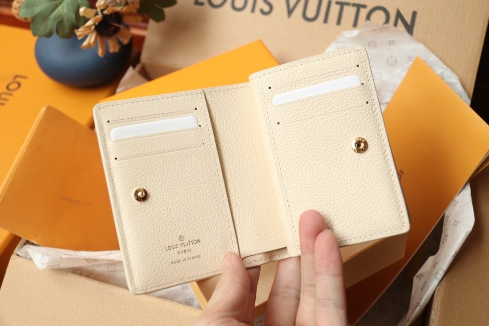 高品質  《人気★》   ルイヴィトン折り財布コピー   Louis Vuitton ルイヴィトン財布M83481
