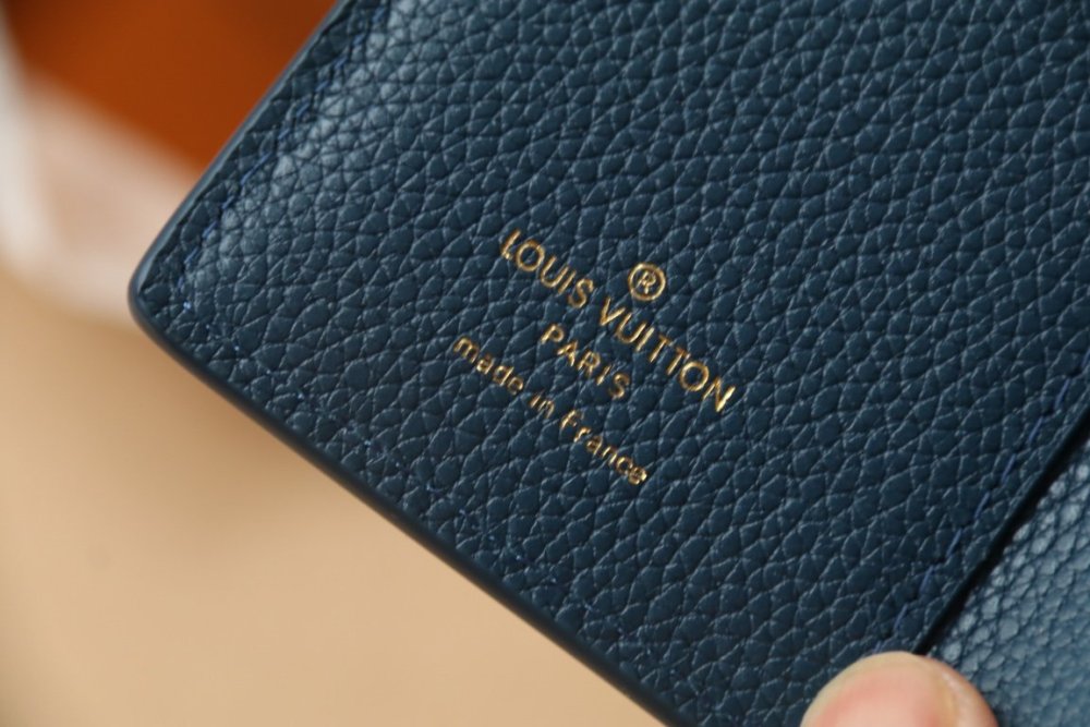 高品質 入手困難品！ ルイヴィトン折り財布コピー  Louis Vuitton ルイヴィトン財布M82329