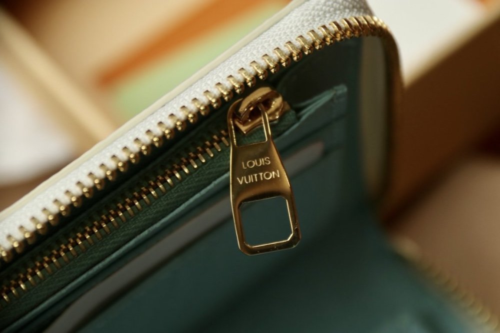 人気急上昇  ルイヴィトン長財布コピー   Louis Vuitton ルイヴィトン財布N40675