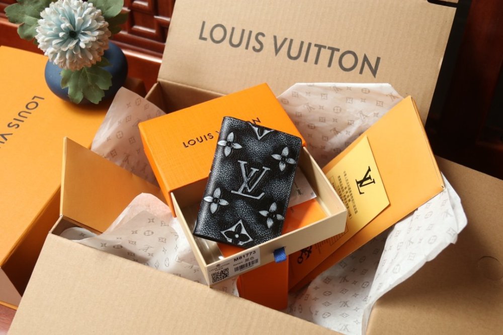 高品質 超話題!  ルイヴィトン長財布コピー   Louis Vuitton ルイヴィトン財布M81774