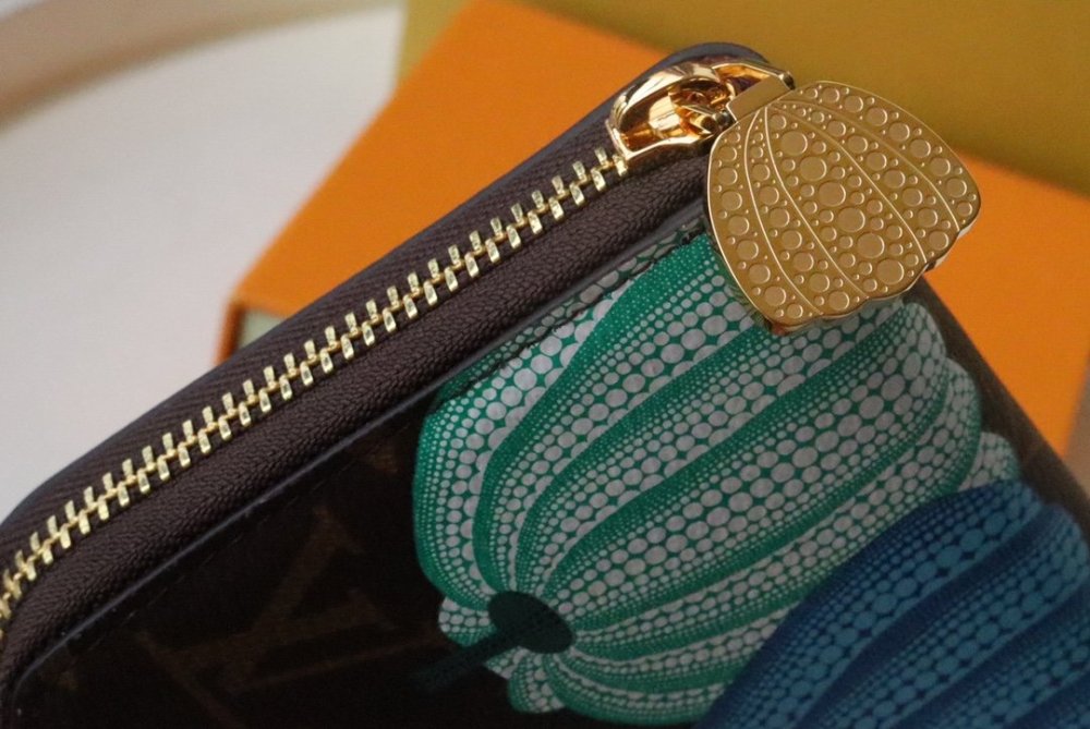 即発送！  ルイヴィトン長財布コピー  Louis Vuitton ルイヴィトン財布M82106