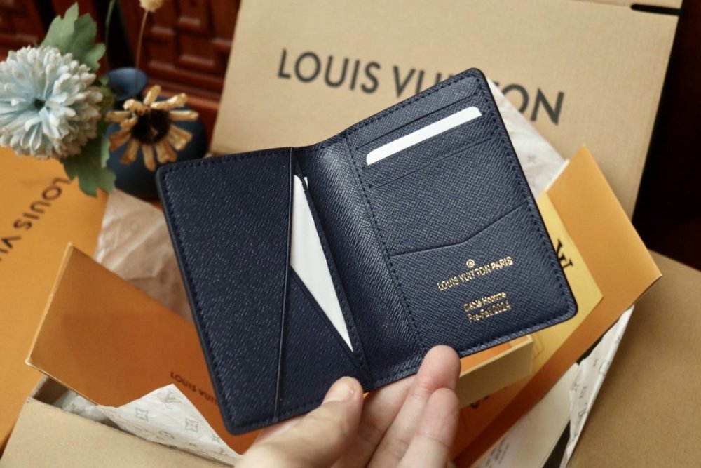 一目惚れ★ ルイヴィトンカードケースコピー 2色  Louis Vuitton ルイヴィトン財布N40678