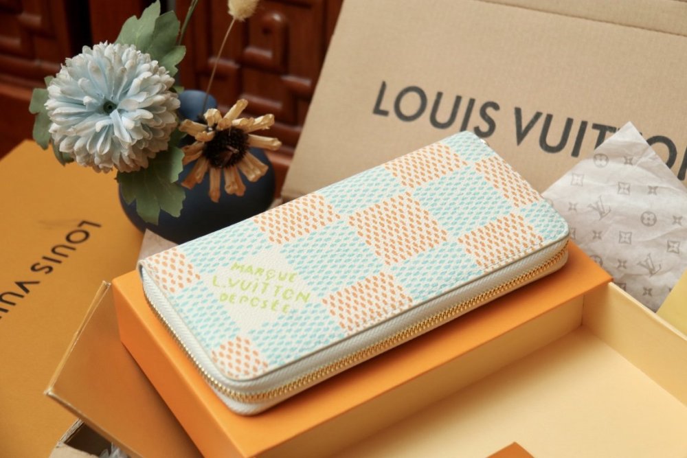 人気急上昇  ルイヴィトン長財布コピー   Louis Vuitton ルイヴィトン財布N40675