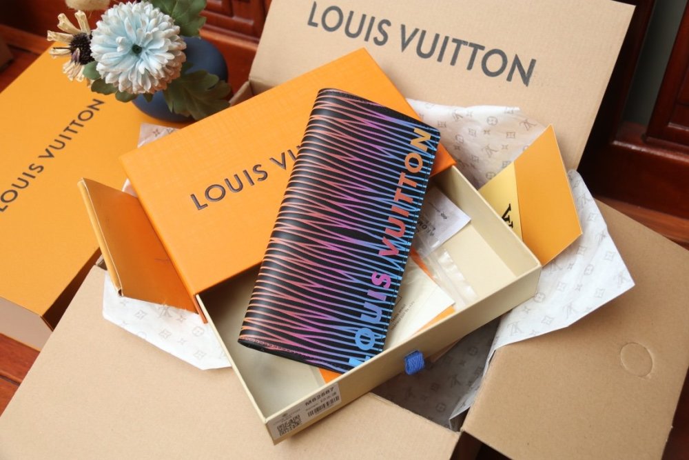 高品質  完売必至 ★   ルイヴィトン長財布コピー  Louis Vuitton ルイヴィトン財布M82585