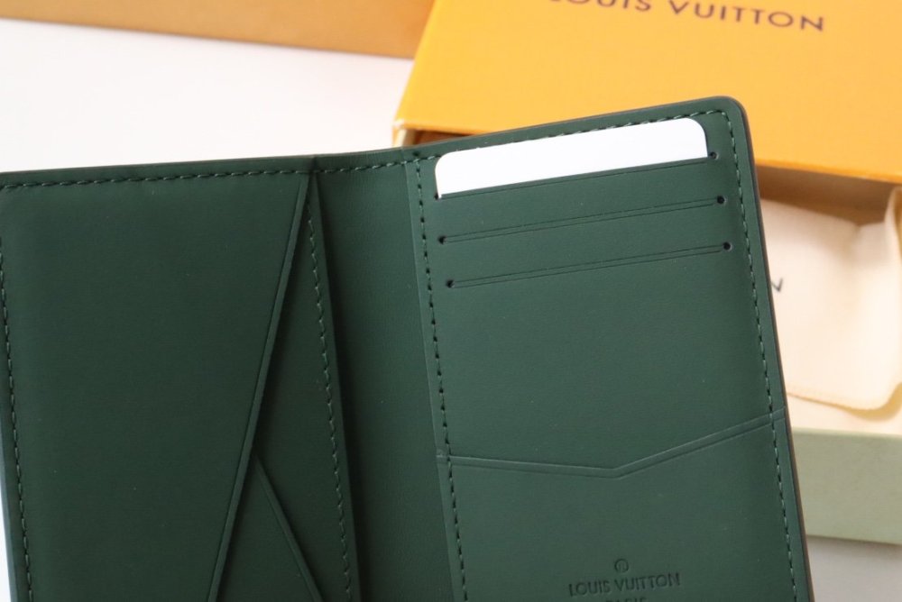 高品質  【目を惹く☆】  ルイヴィトンカードケースコピー   Louis Vuitton ルイヴィトン財布M83067