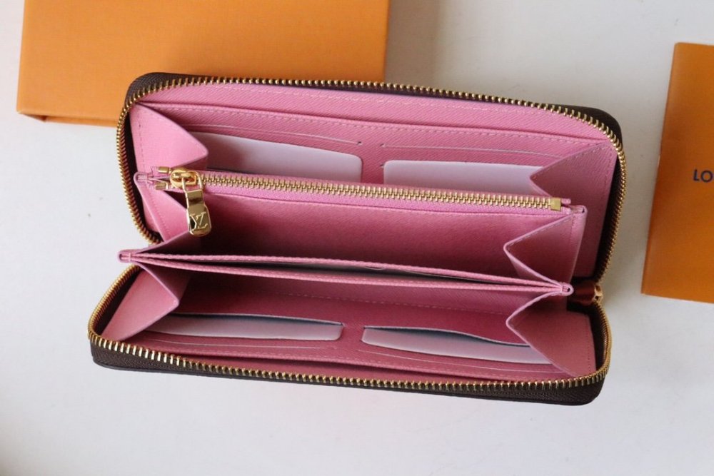 即発送！  ルイヴィトン長財布コピー  Louis Vuitton ルイヴィトン財布M82106
