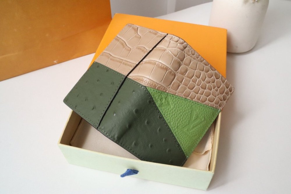 高品質 注目アイテム★ ルイヴィトンカードケースコピー   Louis Vuitton ルイヴィトン財布M84690