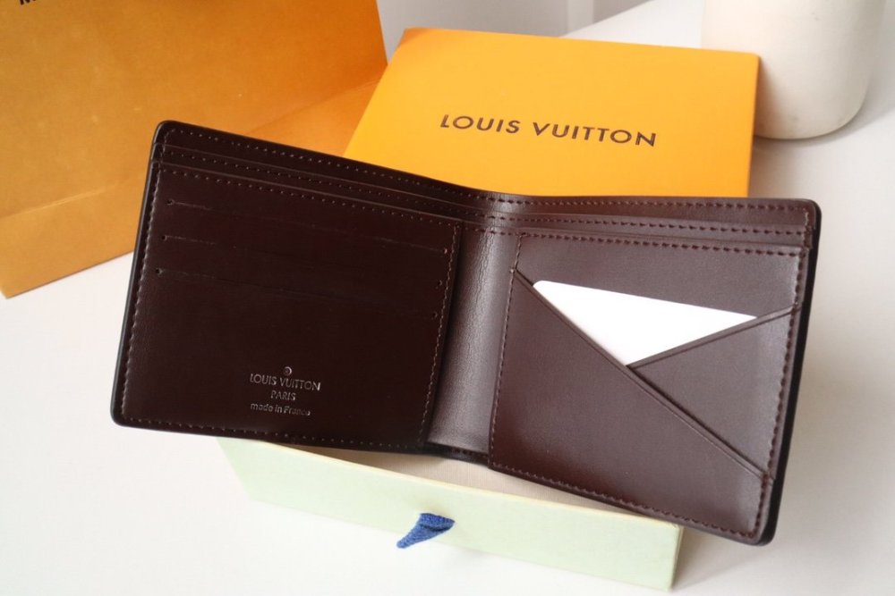 高品質  完売前に！  ルイヴィトン折り財布コピー  Louis Vuitton ルイヴィトン財布M84689