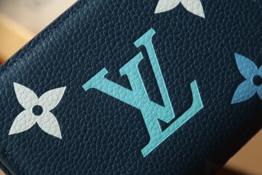 高品質 入手困難品！ ルイヴィトン折り財布コピー  Louis Vuitton ルイヴィトン財布M82329