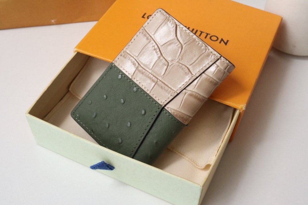 高品質 注目アイテム★ ルイヴィトンカードケースコピー   Louis Vuitton ルイヴィトン財布M84690