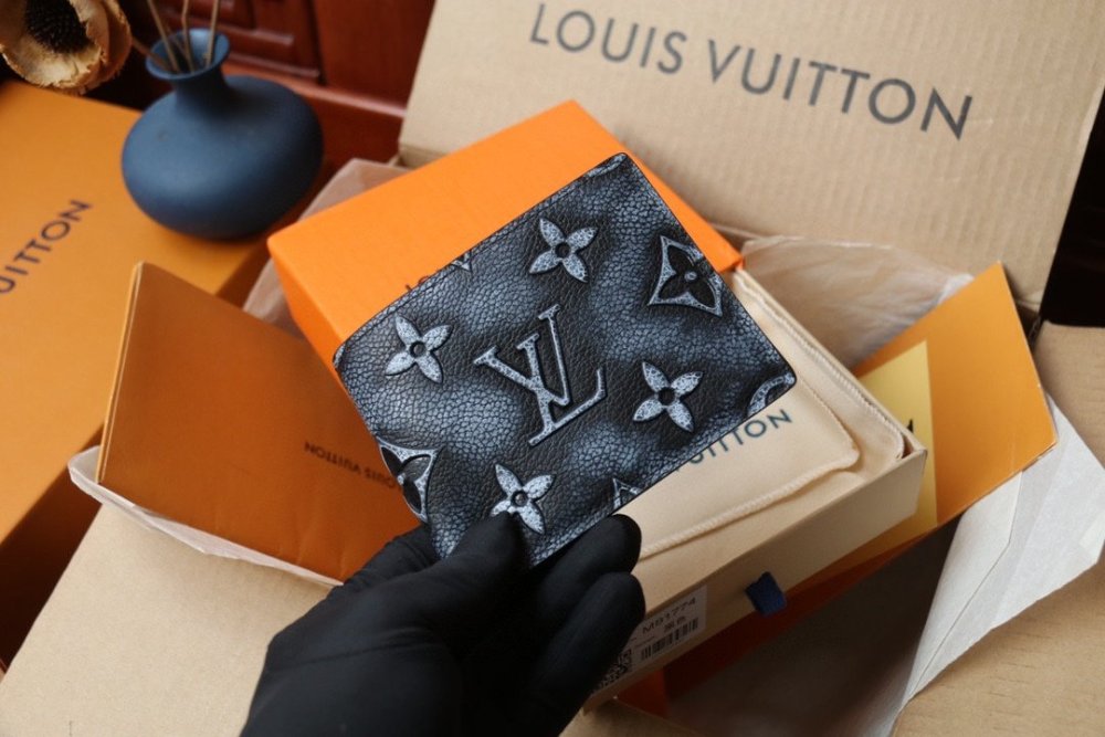 高品質 欲しい★超限定★  ルイヴィトン長財布コピー   Louis Vuitton ルイヴィトン財布M81774