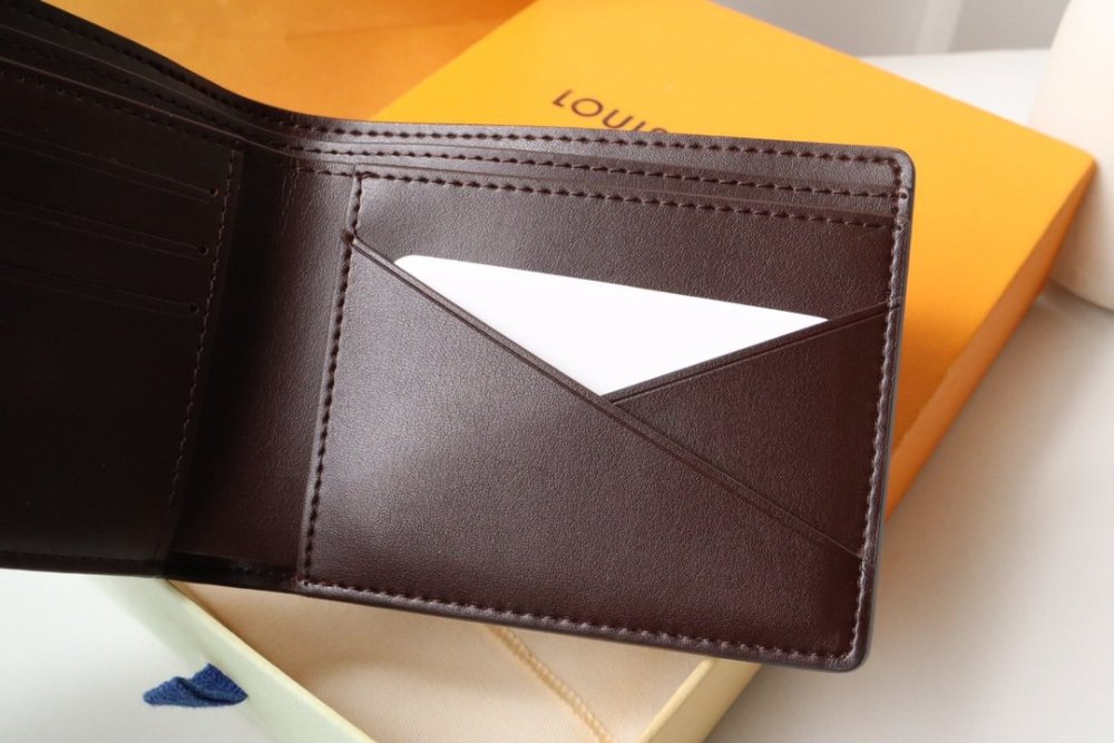 高品質  完売前に！  ルイヴィトン折り財布コピー  Louis Vuitton ルイヴィトン財布M84689