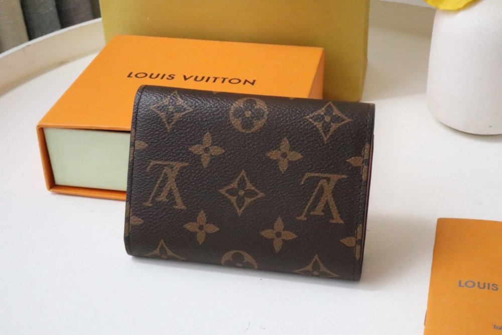 絶対欲しい！ ルイヴィトン折り財布コピー   Louis Vuitton ルイヴィトン財布M82111