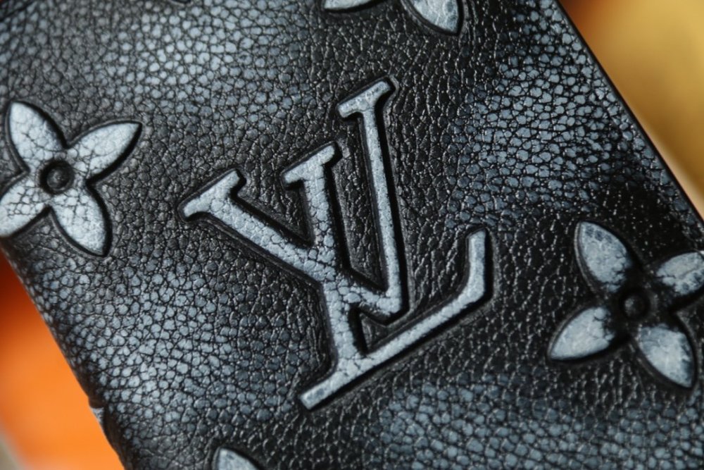 高品質 超話題!  ルイヴィトン長財布コピー   Louis Vuitton ルイヴィトン財布M81774