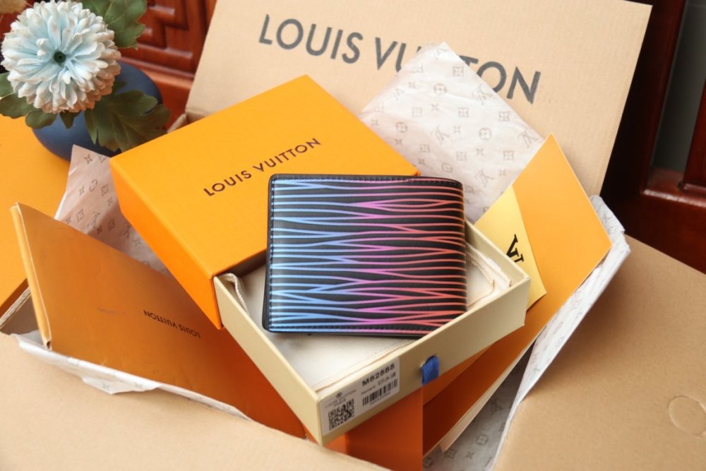 高品質  注目アイテム★   ルイヴィトン折り財布コピー   Louis Vuitton ルイヴィトン財布M82585