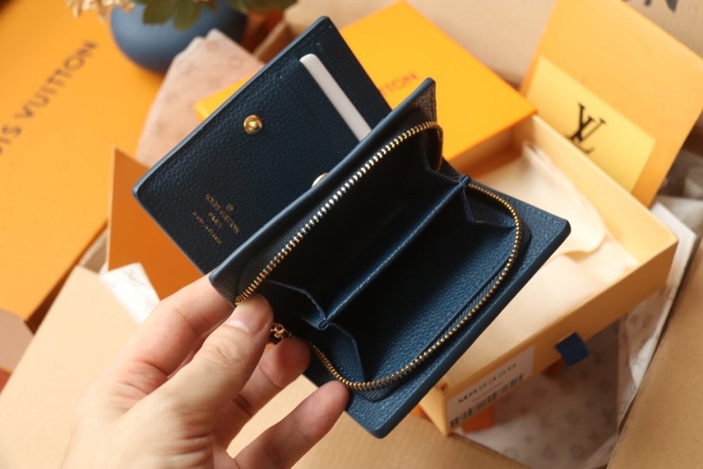 高品質 入手困難品！ ルイヴィトン折り財布コピー  Louis Vuitton ルイヴィトン財布M82329