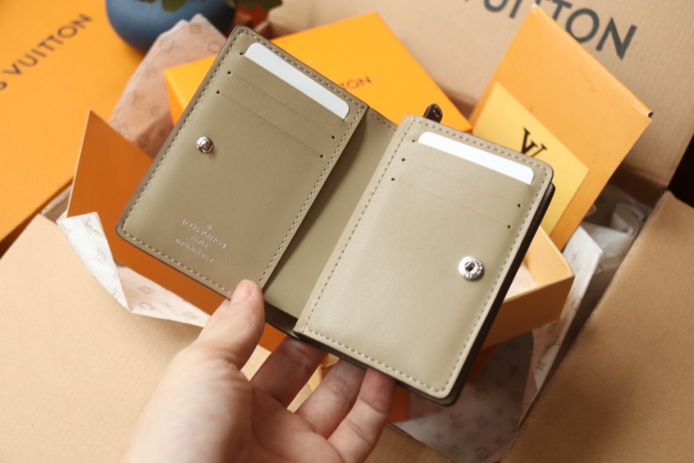 高品質 ★日本!!人気！  ルイヴィトン折り財布コピー 2色  Louis Vuitton ルイヴィトン財布M80629