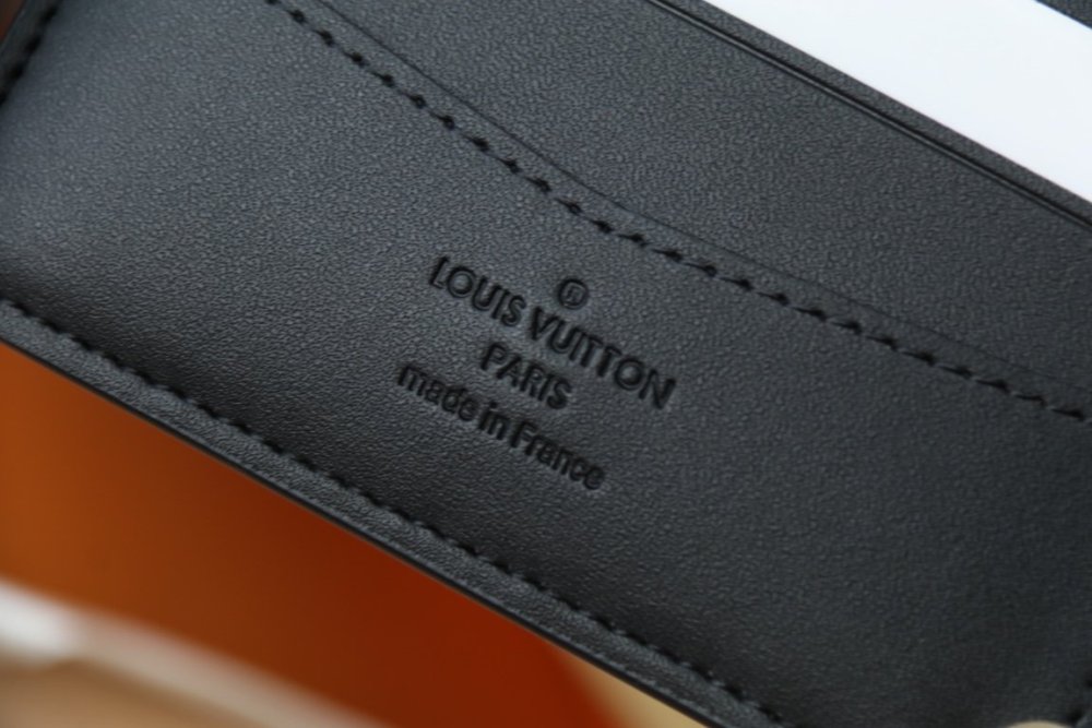 高品質  注目アイテム★   ルイヴィトン折り財布コピー   Louis Vuitton ルイヴィトン財布M82585