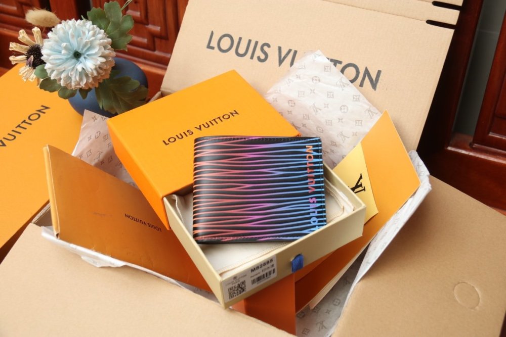 高品質  注目アイテム★   ルイヴィトン折り財布コピー   Louis Vuitton ルイヴィトン財布M82585