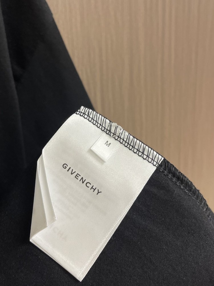 送料込   ジバンシィ服コピー 2色  男女兼用   GIVENCHY  ジバンシィ服0046