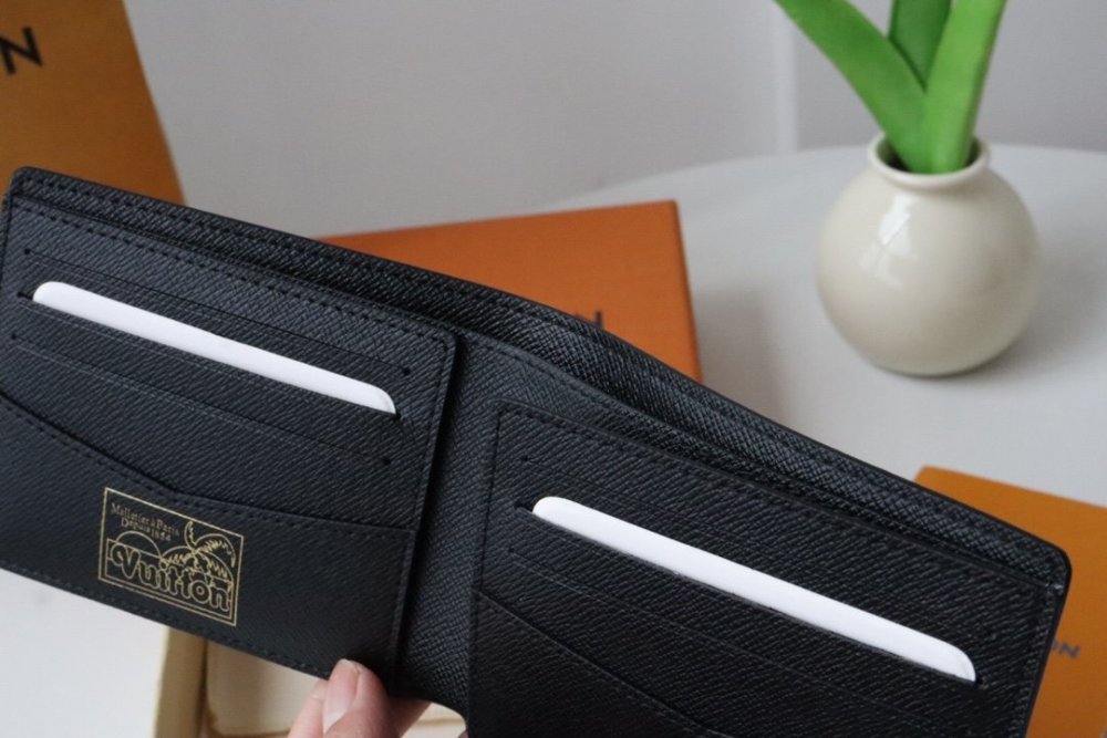 高品質  【限定カラー】  ルイヴィトン折り財布コピー   Louis Vuitton ルイヴィトン財布M83468