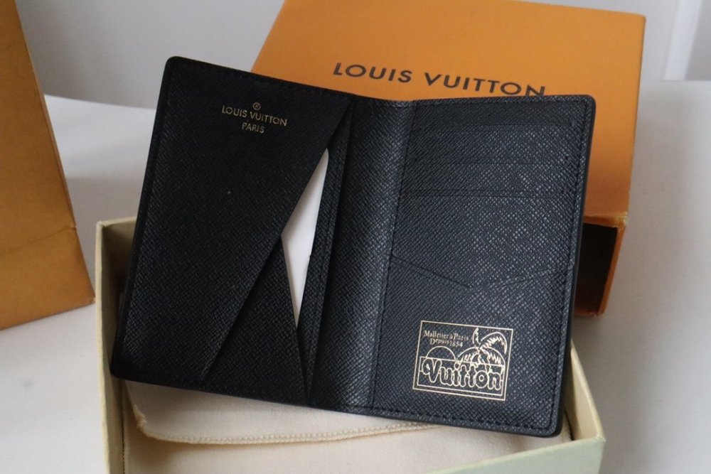 即発送！  ルイヴィトンカードケースコピー 4色  Louis Vuitton ルイヴィトン財布M83498