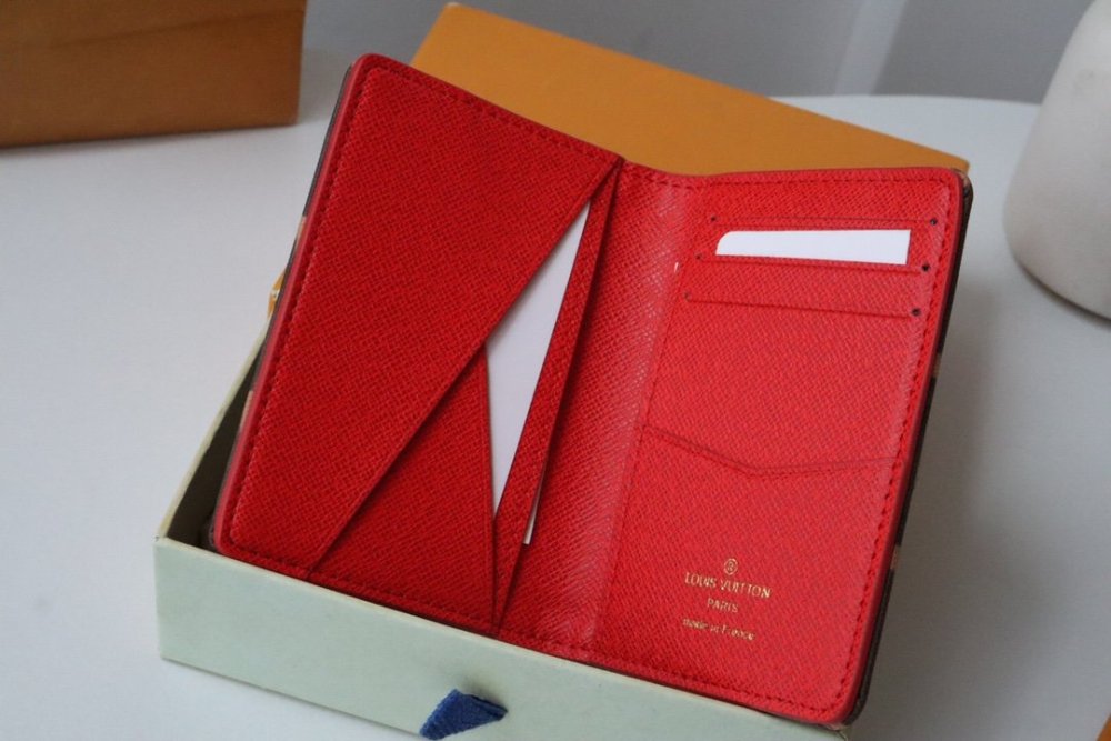 高品質  【日本未発売】  ルイヴィトンカードケースコピー   Louis Vuitton ルイヴィトン財布M61695