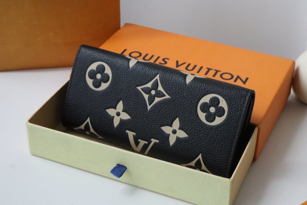 高品質  一目惚れ★  三折  ルイヴィトン長財布コピー  Louis Vuitton ルイヴィトン財布M60699