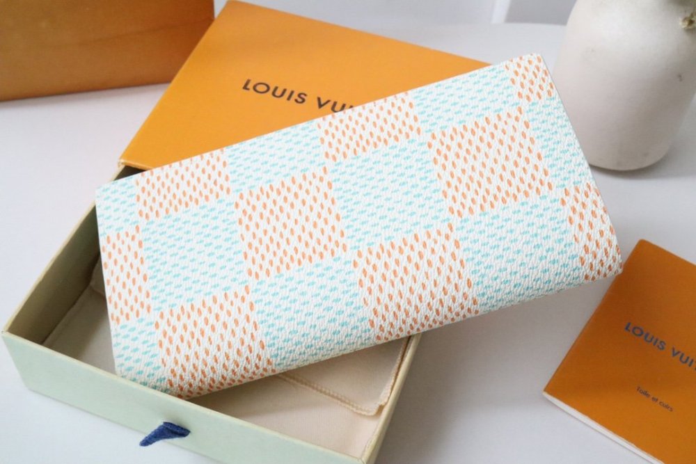 国内発送★ ルイヴィトン長財布コピー 2色  Louis Vuitton ルイヴィトン財布N40678