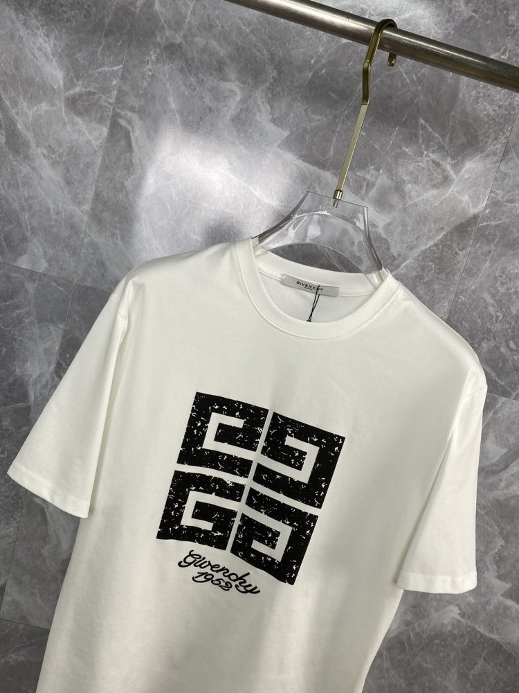 完売前に！  ジバンシィ服コピー 2色  男女兼用  Tシャツ  GIVENCHY  ジバンシィ服0041