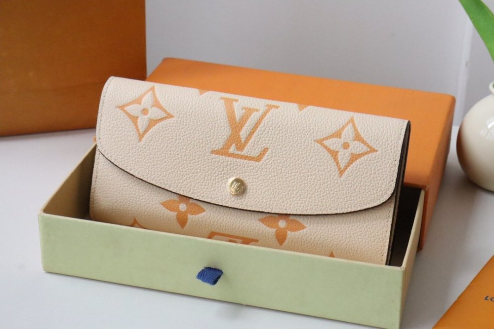 高品質  一目惚れ★  三折  ルイヴィトン長財布コピー  Louis Vuitton ルイヴィトン財布M60699