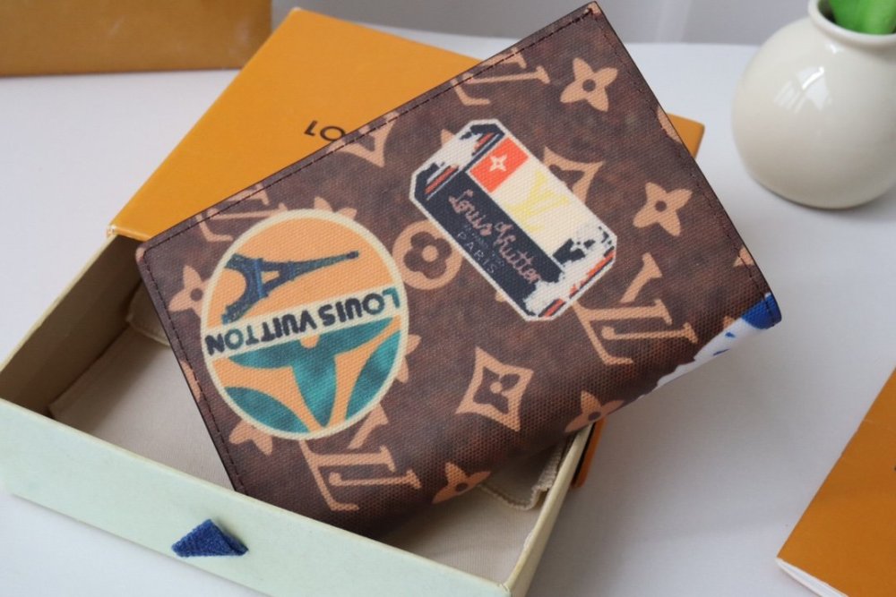 高品質 【すぐ届く】 ルイヴィトンカードケースコピー   Louis Vuitton ルイヴィトン財布M83519
