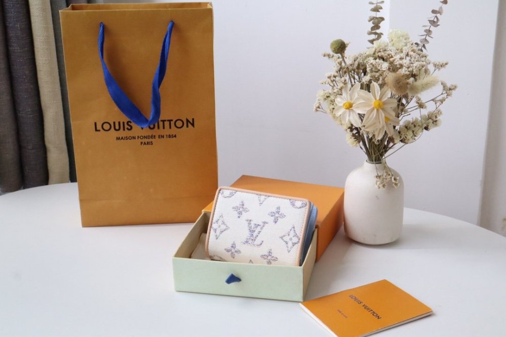 高品質  欲しい★超限定★  ルイヴィトン折り財布コピー   Louis Vuitton ルイヴィトン財布M83500