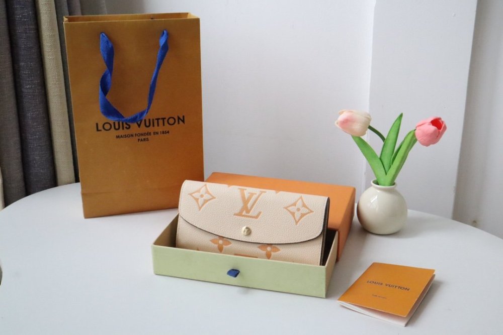 高品質  一目惚れ★  三折  ルイヴィトン長財布コピー  Louis Vuitton ルイヴィトン財布M60699