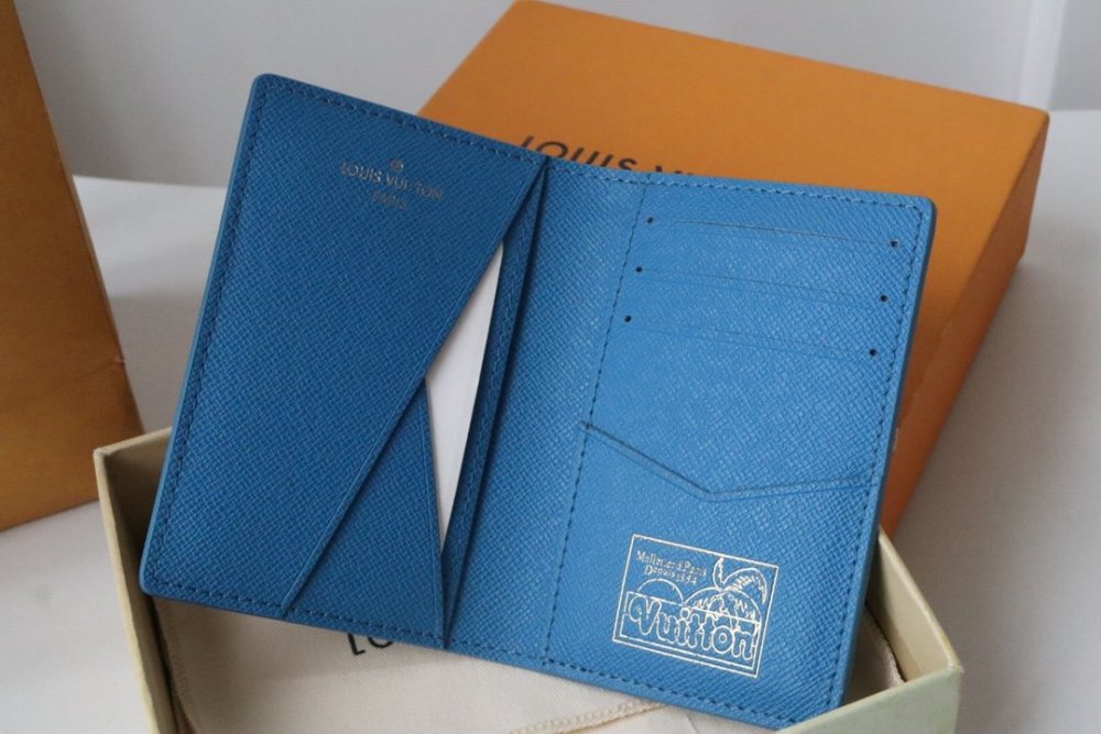 即発送！  ルイヴィトンカードケースコピー 4色  Louis Vuitton ルイヴィトン財布M83498