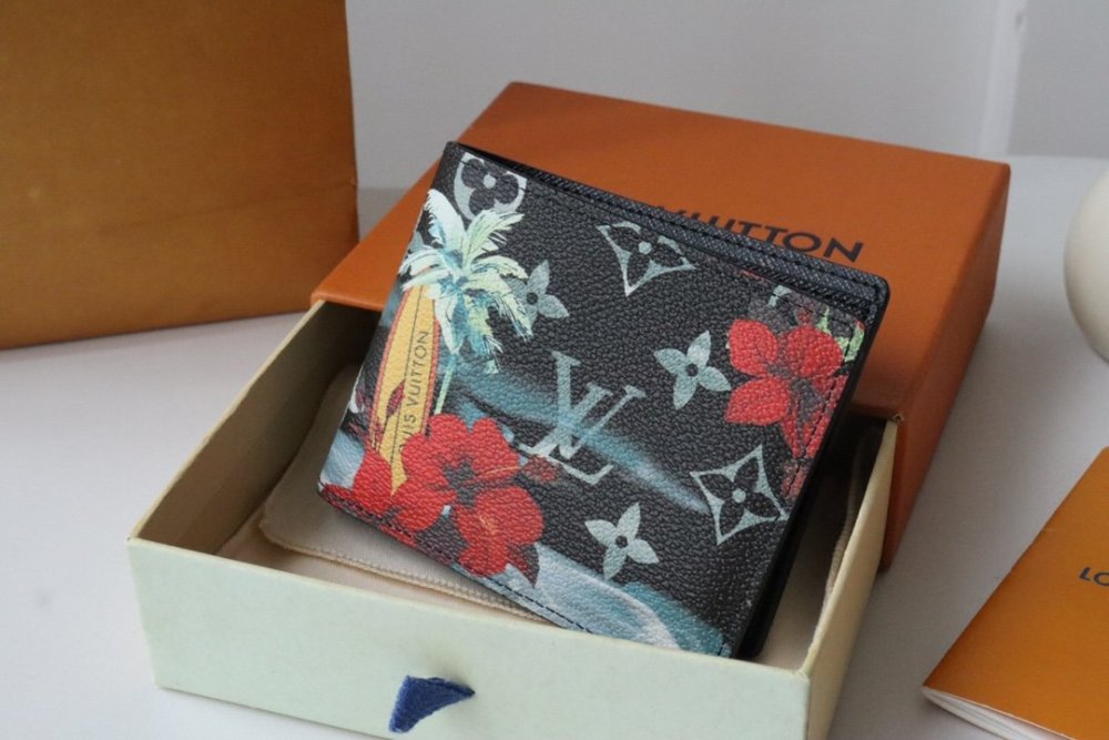 高品質  【限定カラー】  ルイヴィトン折り財布コピー   Louis Vuitton ルイヴィトン財布M83468