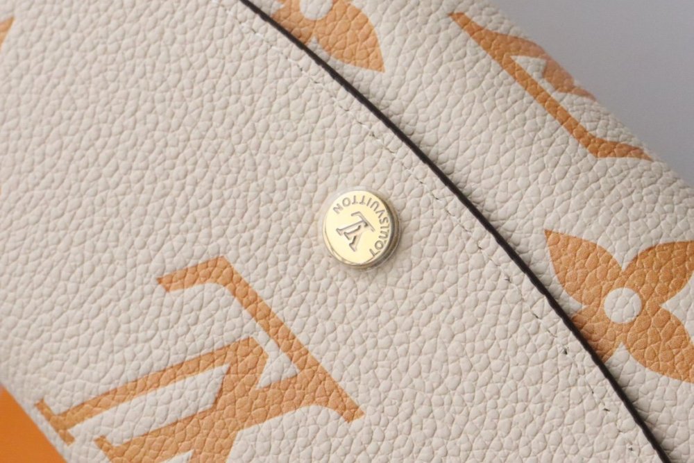 高品質  一目惚れ★  三折  ルイヴィトン長財布コピー  Louis Vuitton ルイヴィトン財布M60699